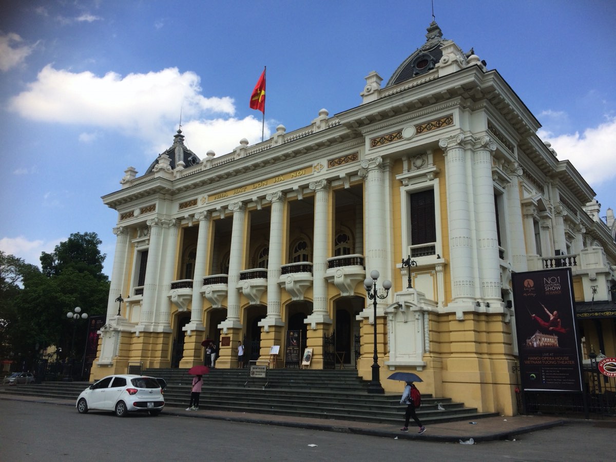 ハノイ歌劇場 オペラハウス Nha Hat Lớn Ha Nội のご紹介 パリのオペラ座がモデル ハノイの観光まとめサイト ウォーキングハノイ